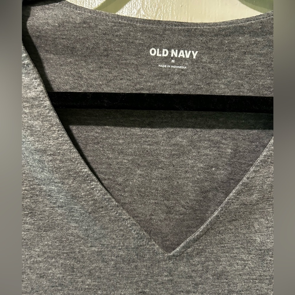 Old Navy Charcoal V-Neck Bodysuit - Picture 4 of 4